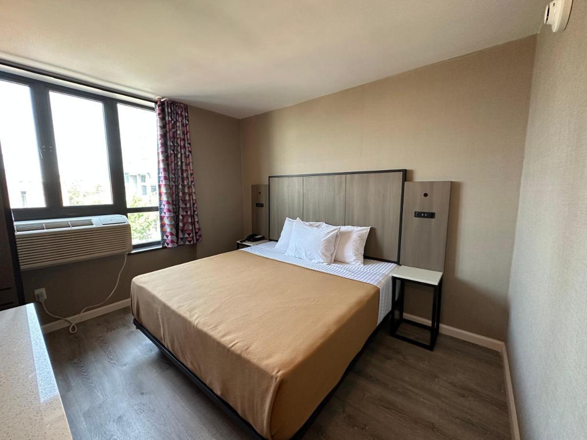 Regal Inn & Suites New York Laguardia Hotel Kültér fotó